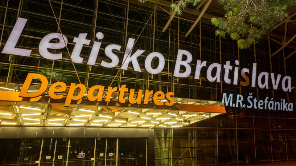 Na snímke prázdne letisko M.R. Štefánika v Bratislave.