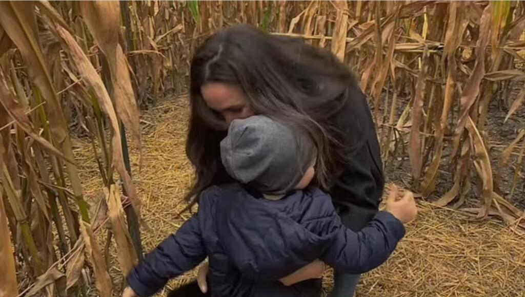 Malý Archie so svojou mamou Meghan.