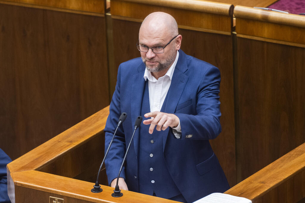 Na snímke minister hospodárstva SR a prvý podpredseda vlády pre ekonomiku SR Richard Sulík (SAS).