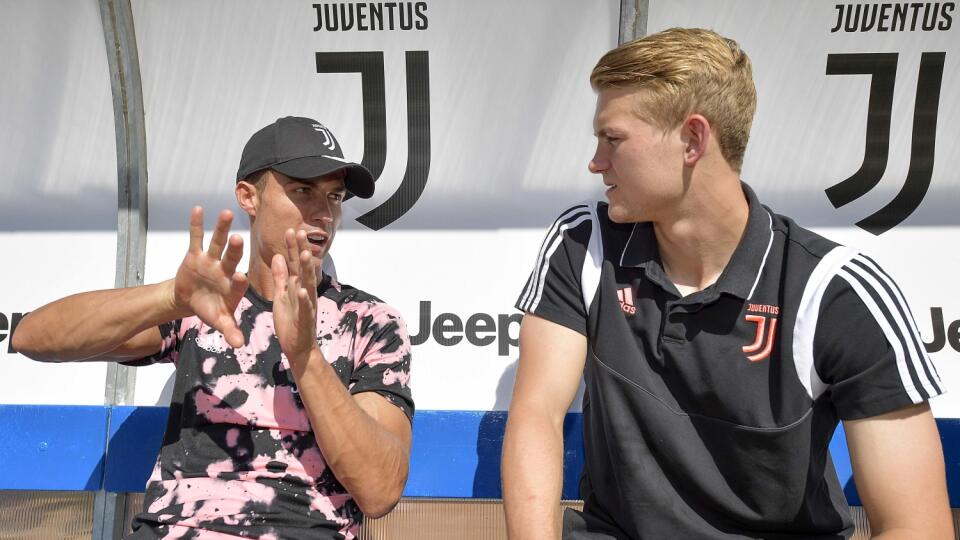 Cristiano Ronaldo a Matthijs de Ligt.