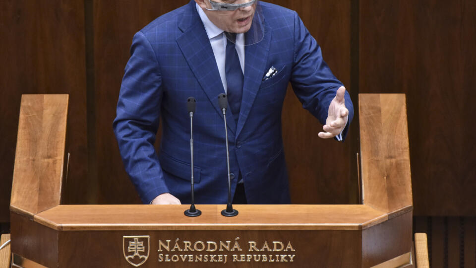 Na snímke poslanec NR SR Robert Fico (SMER-SD) počas 16. schôdze Národnej rady Slovenskej republiky, 20. októbra 2020 v Bratislave. FOTO TASR - Pavol Zachar