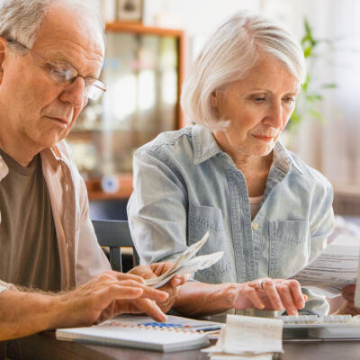 Seniori sa sťažujú, že majú NÍZKY dôchodok: Môžu si za to sami? Analytik v tom má jasno