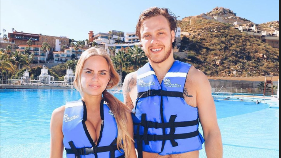 David Pastrňák si užíva leto.