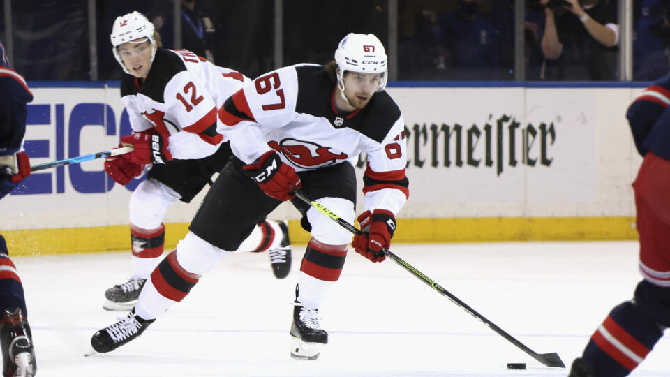 KK18 New York - Slovenský útočník Marián Studenič (67) z New Jersey Devils počas zápasu zámorskej hokejovej NHL proti New Yorku Rangers 15. apríla 2021 v New Yorku. FOTO TASR/AP
New Jersey Devils' Marian Studenic (67) skates against the New York Rangers during the first period of an NHL hockey game Thursday, April 15, 2021, in New York. (Bruce Bennett/Pool Photo via AP)