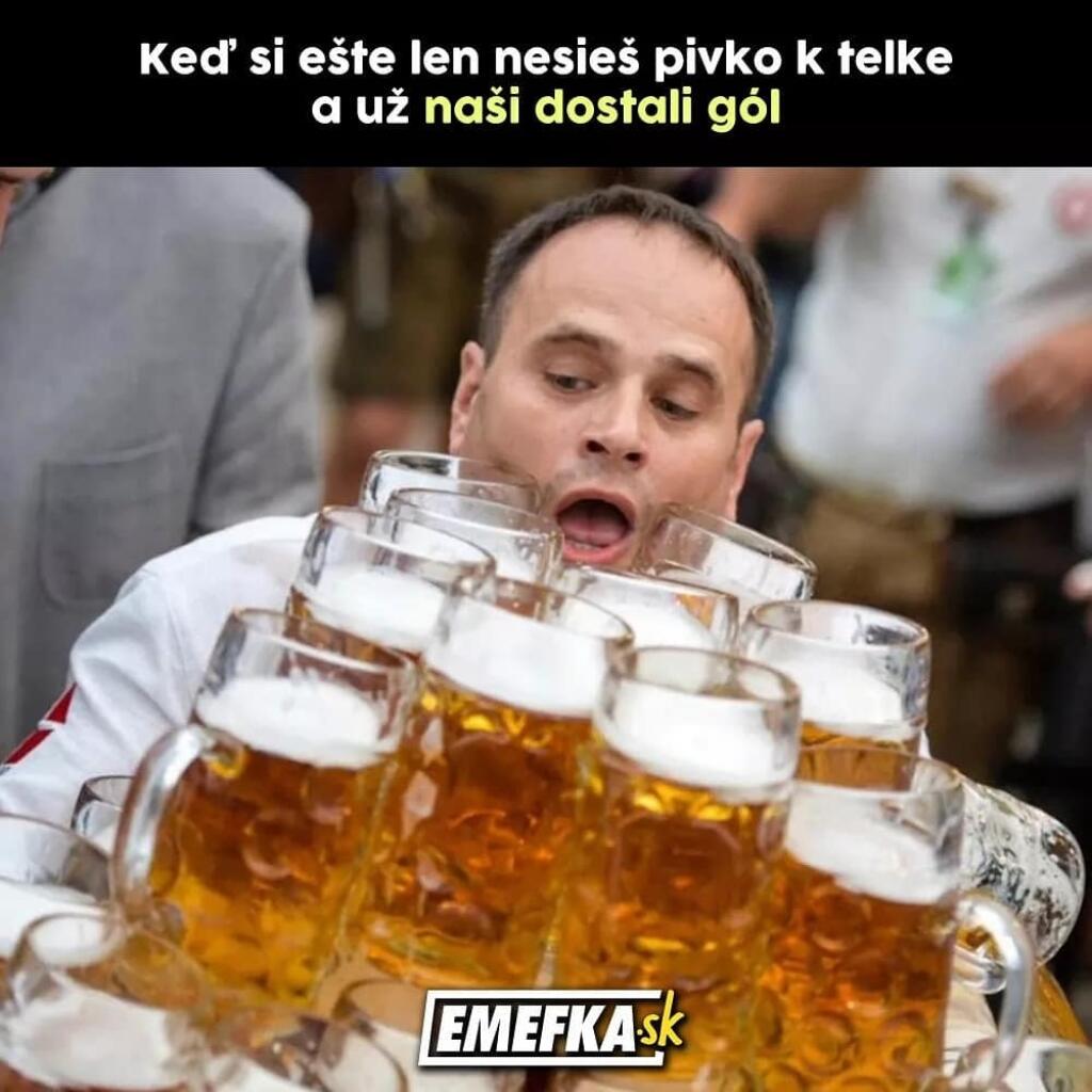 Slováci zakončili pôsobenie v skupine MS v hokeji ďalším debaklom, keď tentokrát dostali sedmičku od našich západných susedov a satirické stránky sa činili.