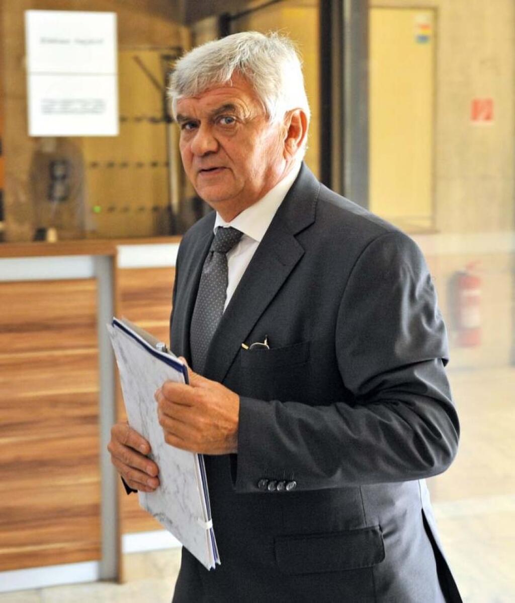 Odsávač na odvoze štátneho dreva