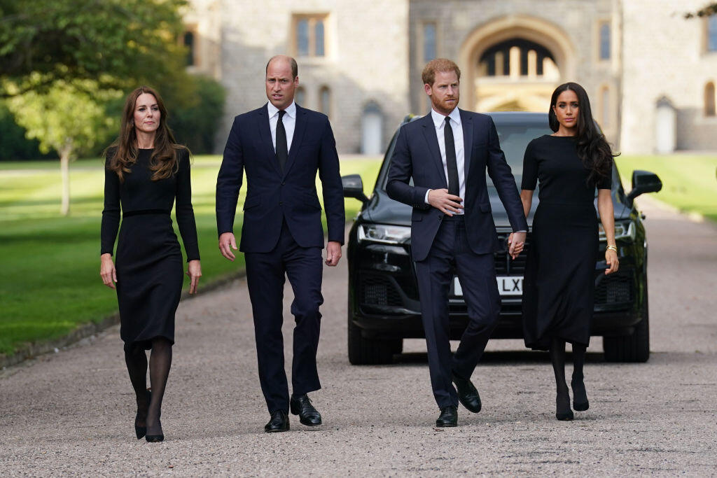 Dojímavý moment, na ktorý čakal celý svet. Willia, Kate, Harry a Meghan opäť spolu.