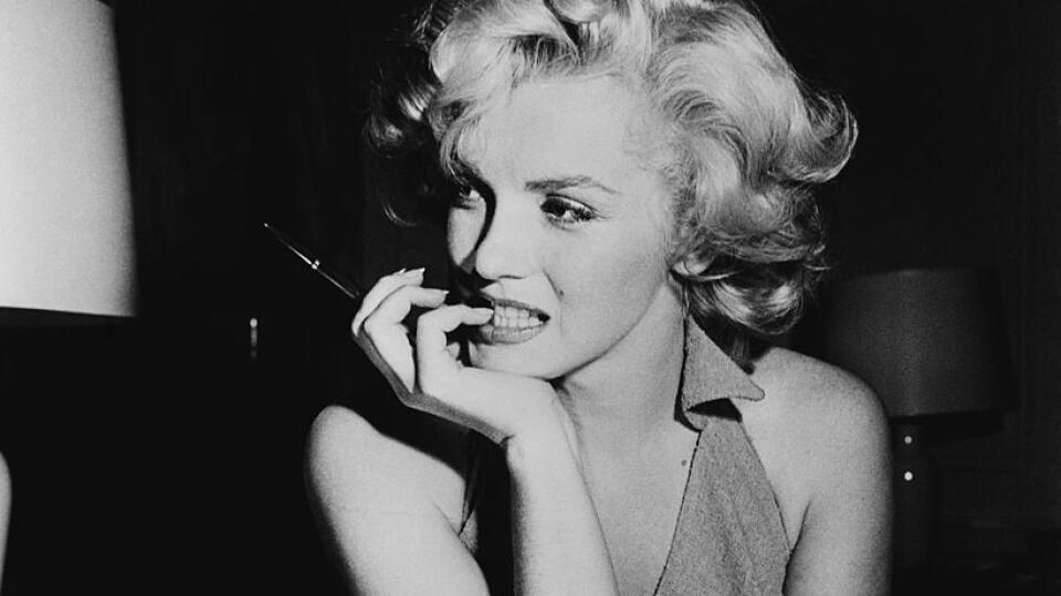 American film star Marilyn Monroe (Norma Jean Mortenson or Norma Jean Baker, 1926 - 1962).  Original Publication: People Disc - HW0704   (Photo by Keystone Features/Getty Images)