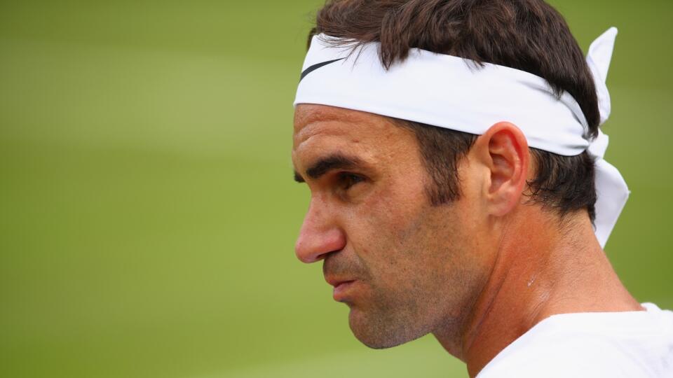 LONDON, ENGLAND - JUNE 30:  Roger Federer of Switzerland looks on during practice ahead of Wimbledon Lawn Tennis Championships at the All England Lawn Tennis and Croquet Club on June 30, 2017 in London, England.  (Photo by Clive Brunskill/Getty Images)