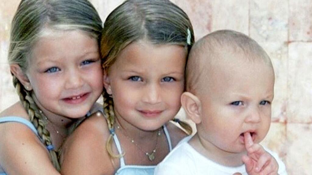 She have three children. Gigi с ребенком. Gigi’s childhood.