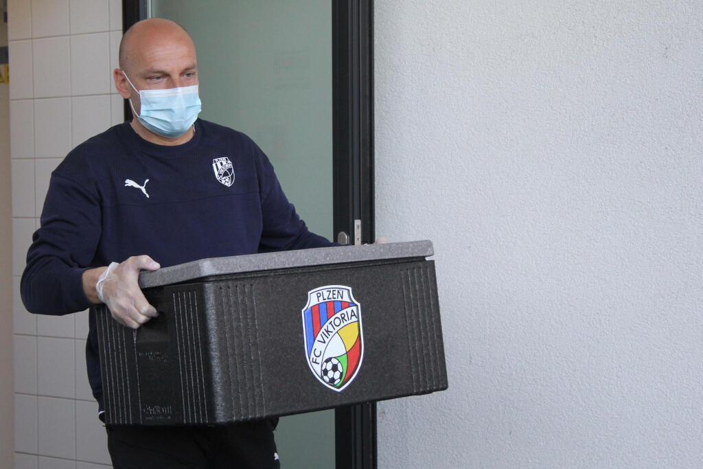 Adrián Guľa si vyskúšal úlohu kuriéra, ale v budúcnosti by radšej predsa len zostal pri futbale