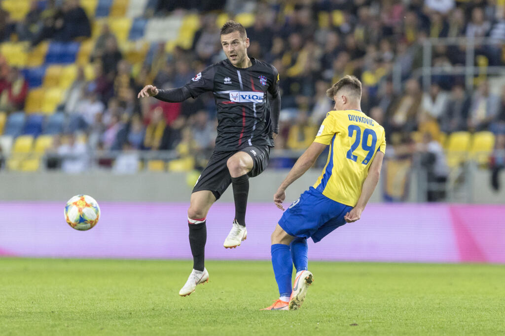 Futbalové kluby už majú od vlády povolenie opäť zarezávať naplno.