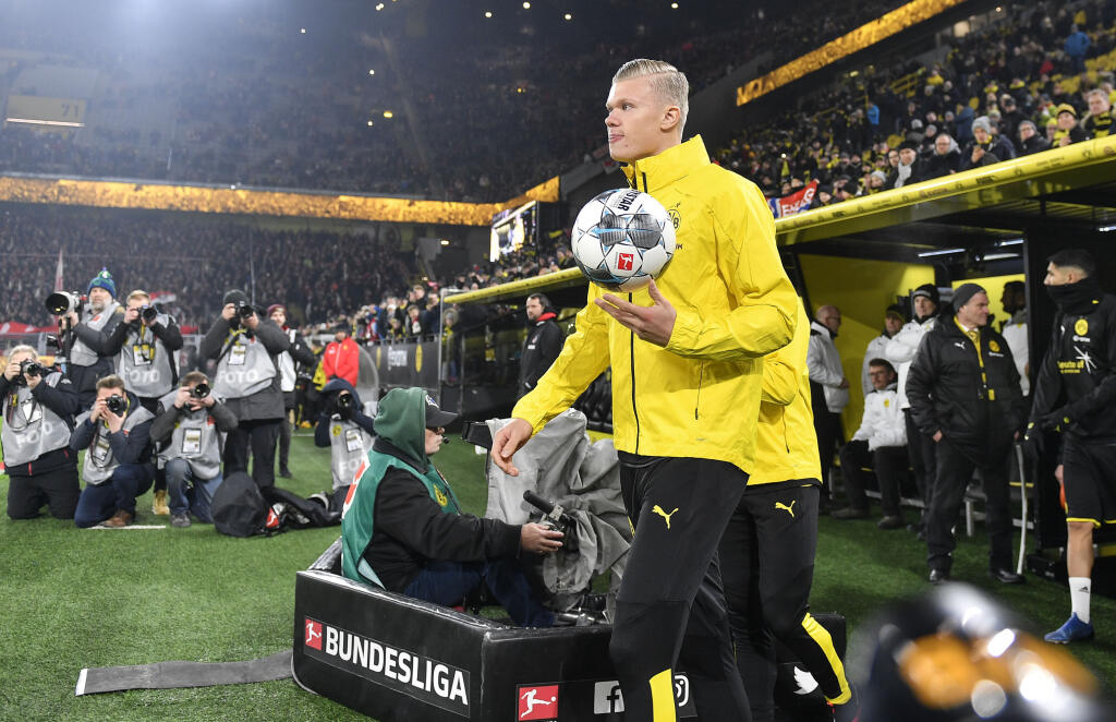 V súčasnosti 19-ročný Haaland svojimi výkonmi dobýja Európu.