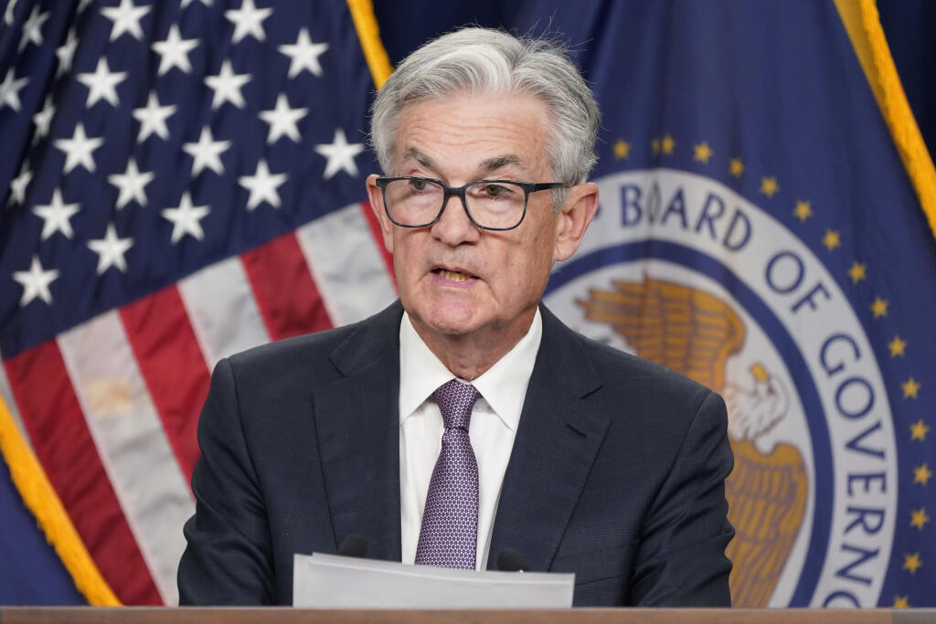 KK46 Washintgton - Na snímke šéf Americkej centrálnej banky (Fed) Jerome Powell počas tlačovej konferencie vo Washingtone 21. septembra 2022. Fed zintenzívnila svoj boj proti chronicky vysokej inflácii a v stredu zvýšila svoju kľúčovú úrokovú sadzbu o 0,75 percentuálneho bodu, už tretíkrát po sebe, na rozpätie od 3 % do 3,25 %. FOTO TASR/AP
Federal Reserve Chair Jerome Powell speaks at a news conference Wednesday, Sept. 21, 2022, at the Federal Reserve Board Building, in Washington. Intensifying