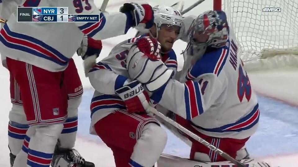 VIDEO Toľká romantika v NHL! Halák dostal bozk od spoluhráča