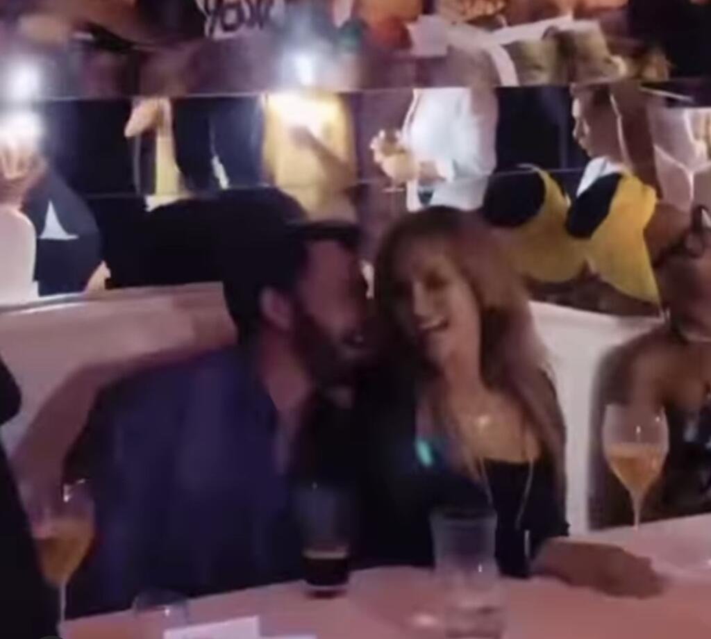 V podniku L'Opera mala Jennifer nočnú narodeninovú párty.