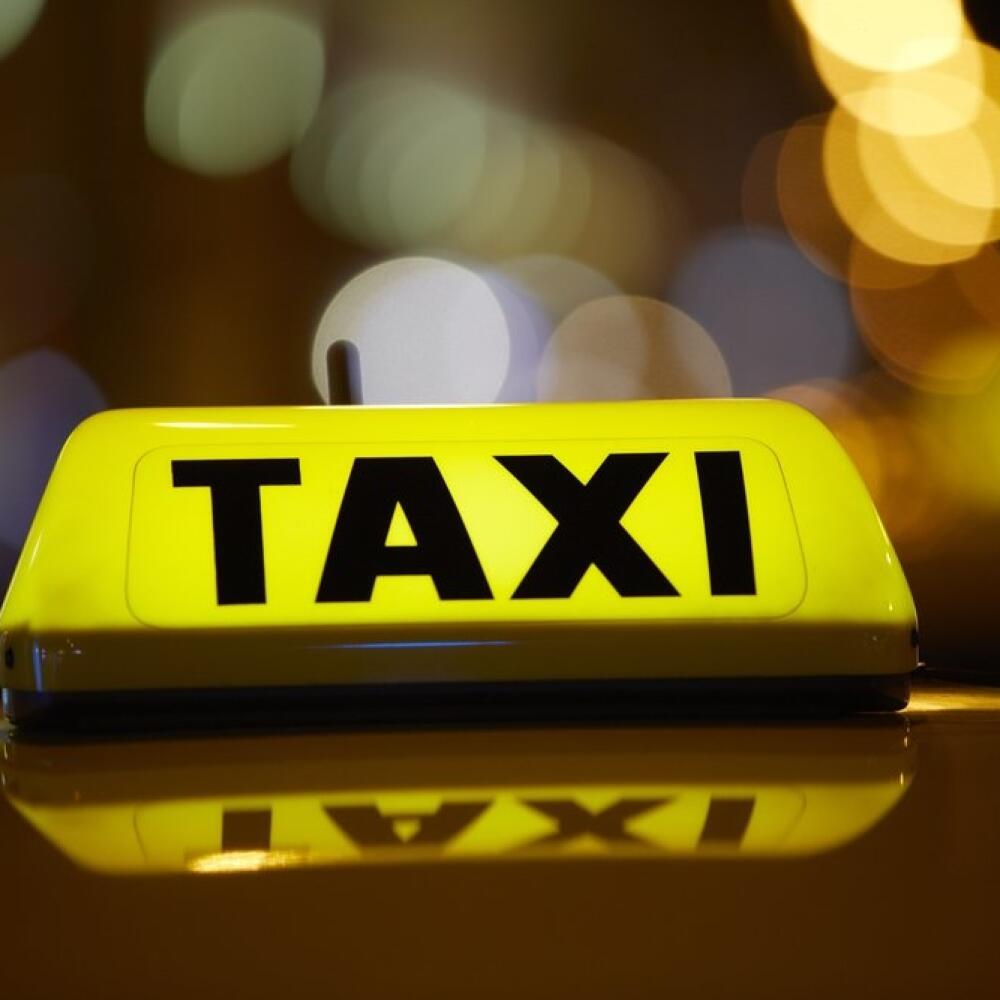 Taxi