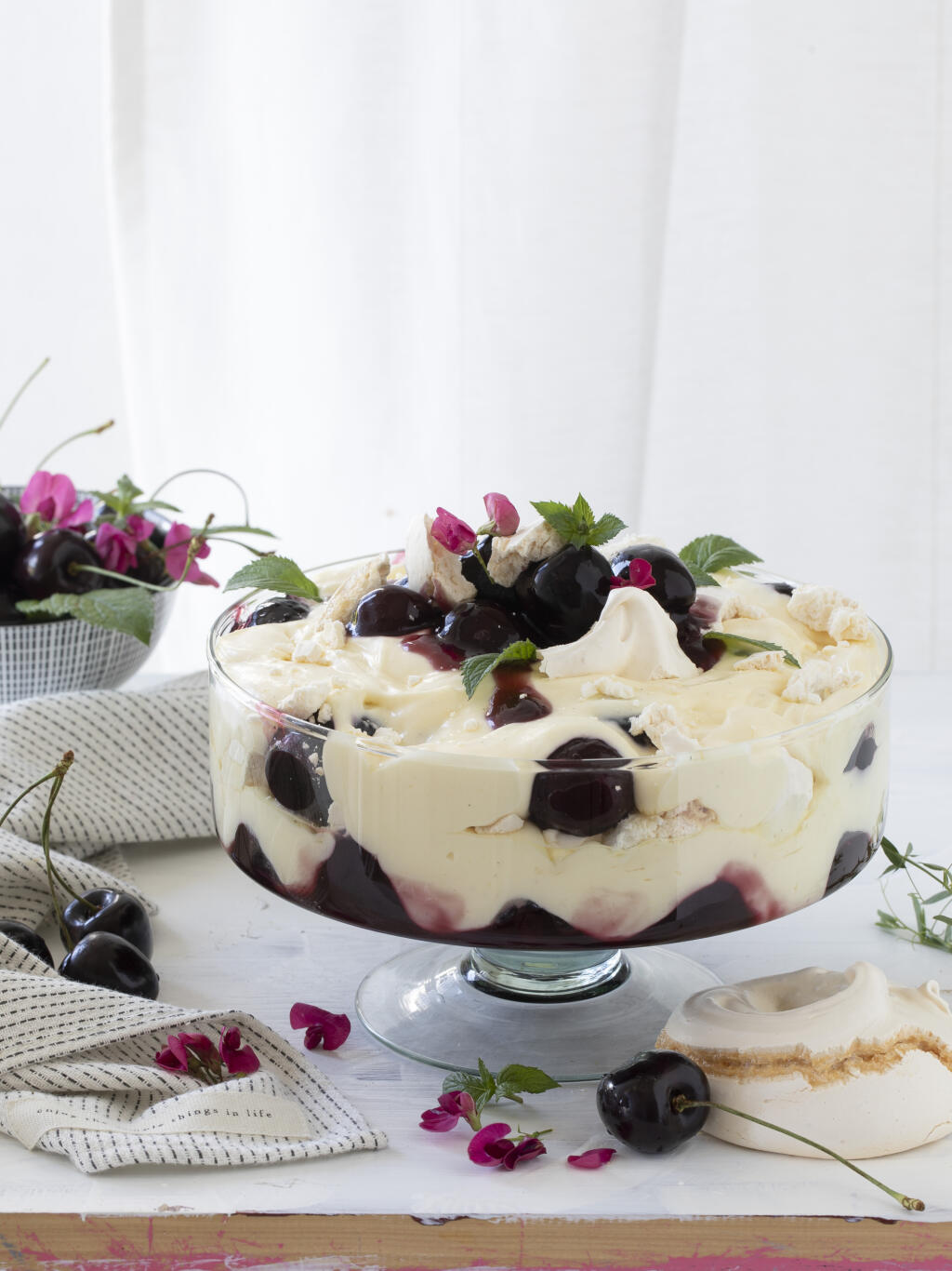 Čerešňový dezert so šľahačkou a mascarpone