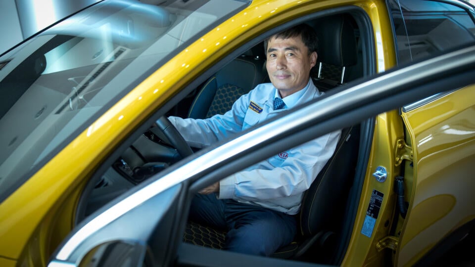 Na snímke je Kyong Jae Lee, prezident KIA Motors Slovakia s r.o., počas rozhovoru pre ekonomický týždenník Trend.
