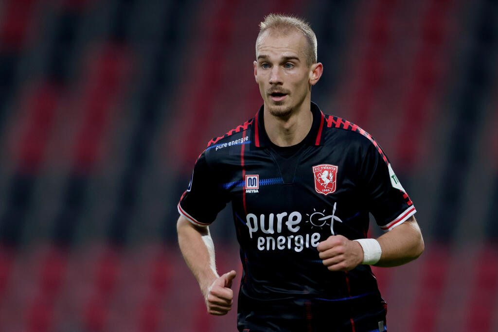 Václav Černý pôsobí už 6 rokov v Holandsku, kde doteraz vystriedal tri kluby. Momentálne oblieka dres Twente Enschede.