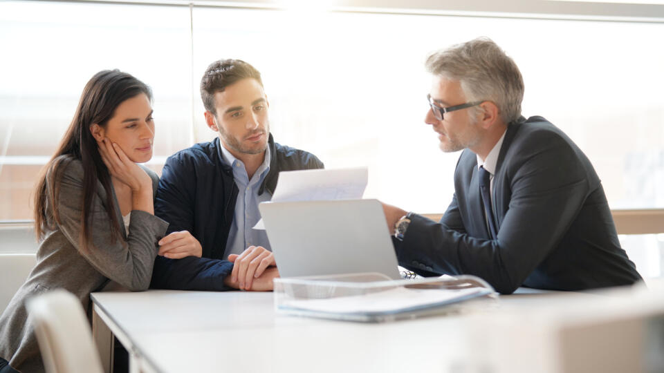 Young,Couple,Meeting,Financial,Advisor,For,Home,Investment