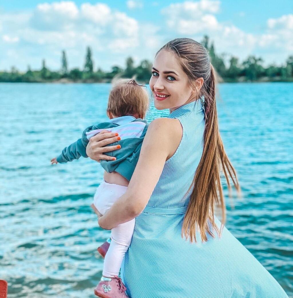 Hatalová je mamou dcérky Viktórie.