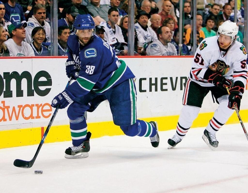 Tragicky zosnulý Pavol Demitra získal v ére mŕtveho puku 490 bodov v 486 stretnutiach NHL.