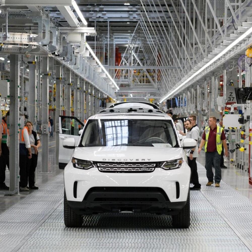 Spoločnosť Jaguar Land Rover vo štvrtok 25. októbra 2018 oficiálne otvorila svoj nový výrobný závod v Strategickom parku Nitra. Na snímke výrobné priestory v závode Jaguar Land Rover v Nitre. FOTO TASR - Henrich Mišovič