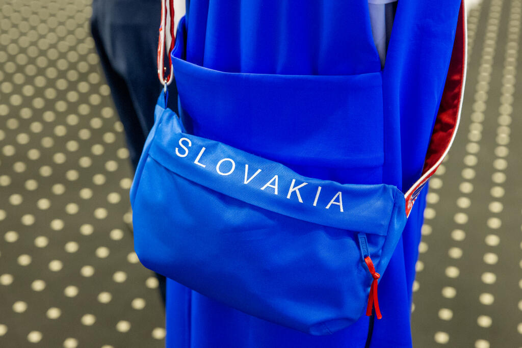 Slovenský olympijský a športový vybor predstavil voľnočasové a športové oblečenie pre členov slovenskej výpravy na OH Tokio 2020.