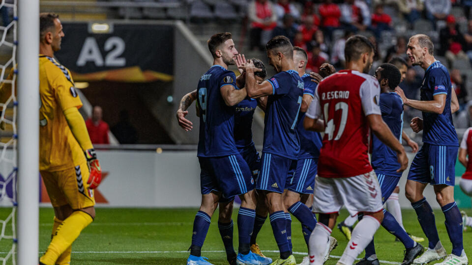 Na snímke radosť hráčov Slovana po vyrovnávajúcom góle počas zápasu K skupiny Európskej ligy UEFA medzi ŠK Slovan Bratislava a Braga SC.