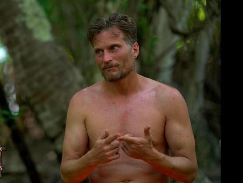 Zo šou Survivor odstúpil už aj český moderátor Tomáš Zástěra.