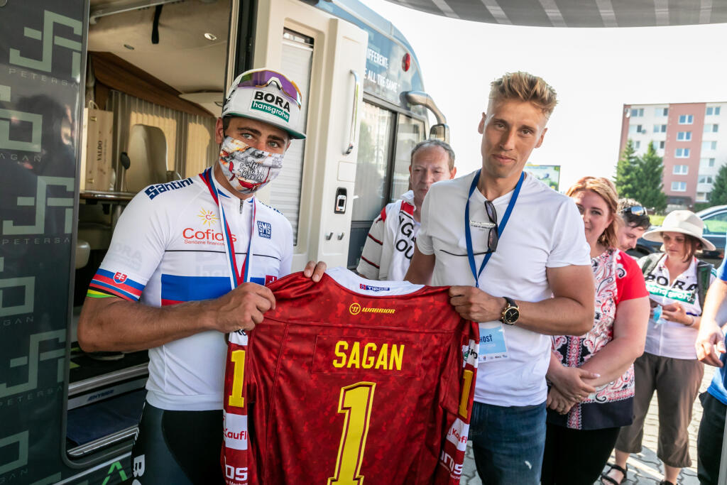 Sagan dostal aj dres hokejistov Trenčína.