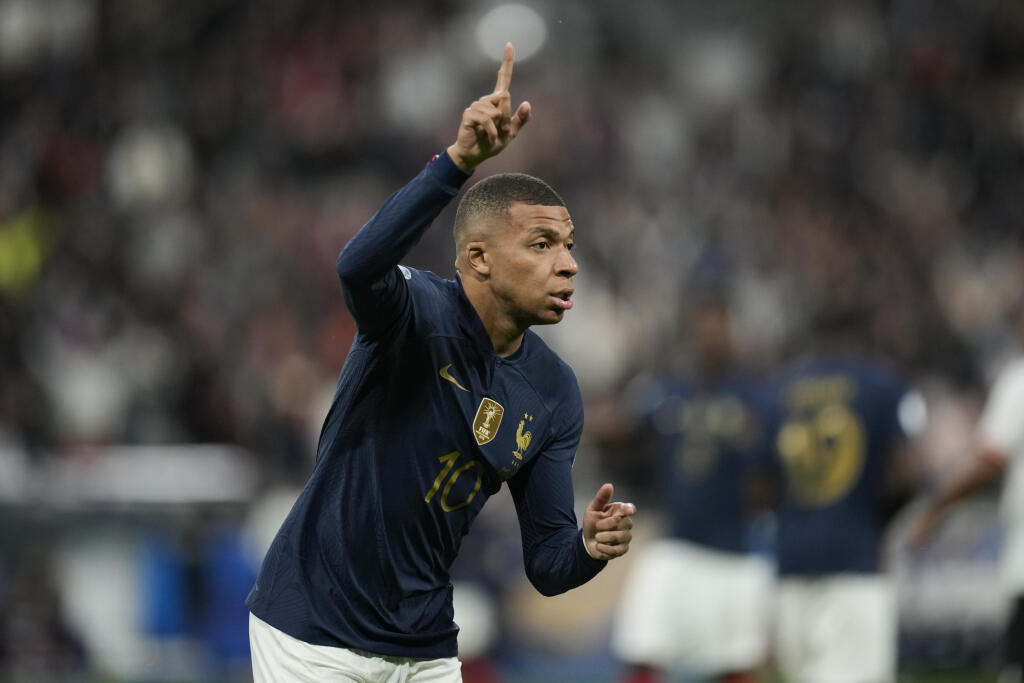 Kylian Mbappe sa teší z gólu, ktorý nakoniec neuznali počas zápasu 5. kola A-divízie 1. skupiny Ligy národov Francúzsko - Rakúsko 22. septembra 2022 v Paríži. FOTO TASR/AP