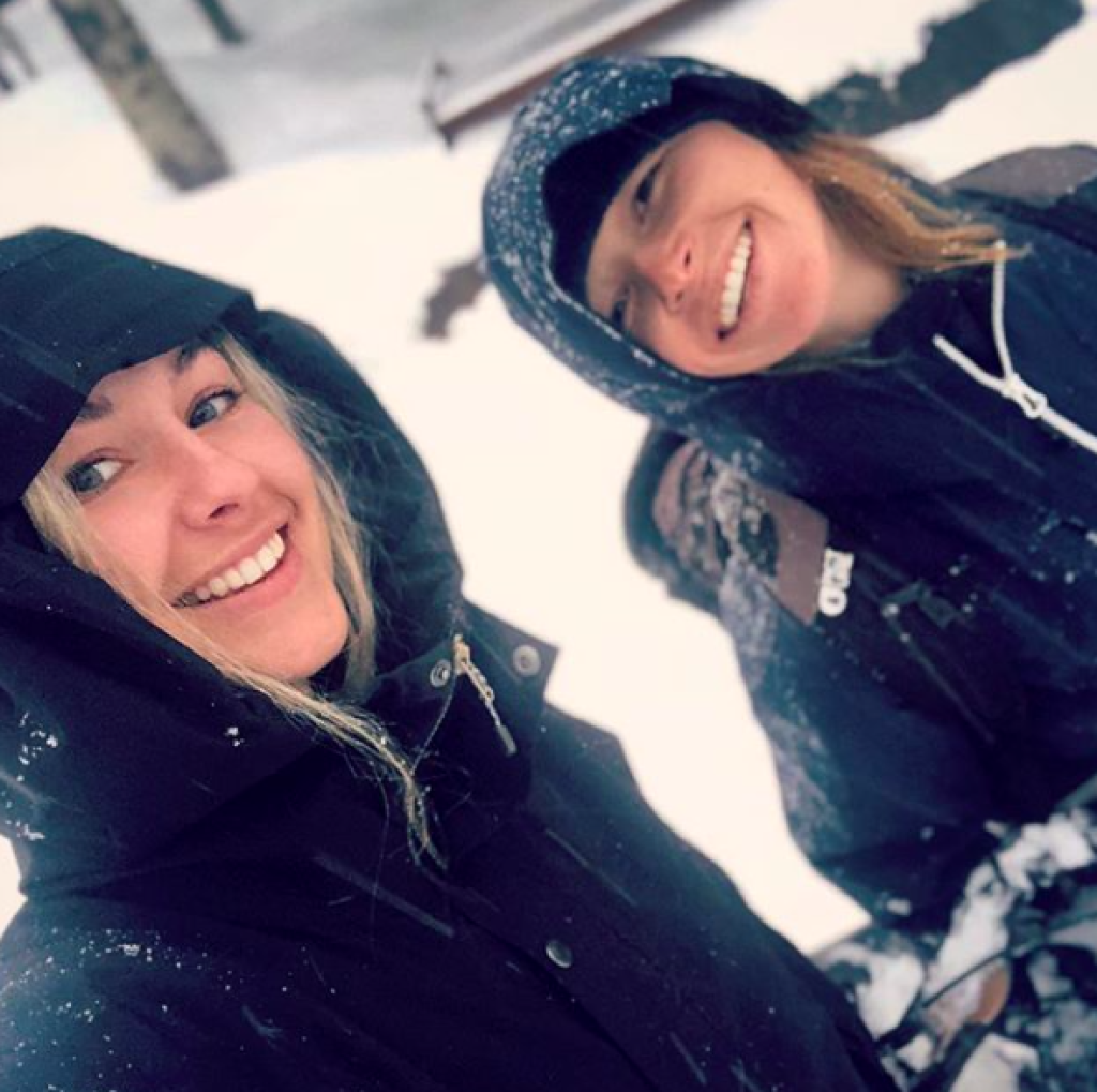 Snowboardistka Šárka Pančochová sa so snúbenicou Kaileenou Lare sa rozhodli, že sa nebudú ničím obmedzovať a pri bicyklovaní v lese odhodia všetky zábrany.