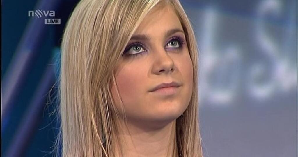 Takto si Dominiku Starú pamätáme ešte zo SuperStar. Súťažila v silnom ročníku s Jankom Bendigom, Mirom Šmajdom, Monikou Bagarovou, či Martinom Chodúrom.