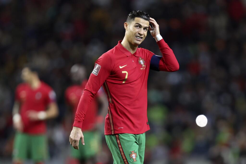 Portugalský futbalista Cristiano Ronaldo reaguje počas zápasu vetvy C semifinále baráže MS 2022 vo futbale Portugalsko - Turecko v Porte vo štvrtok 24. marca 2022. Ronaldo v pondelok 28. marca vyjadril dôveru v postup Portugalska na futbalové majstrovstvá sveta v Katare a nepripúšťa prekvapenie, aké sa Severnému Macedónsku podarilo v semifinálovom zápase baráže proti Taliansku.