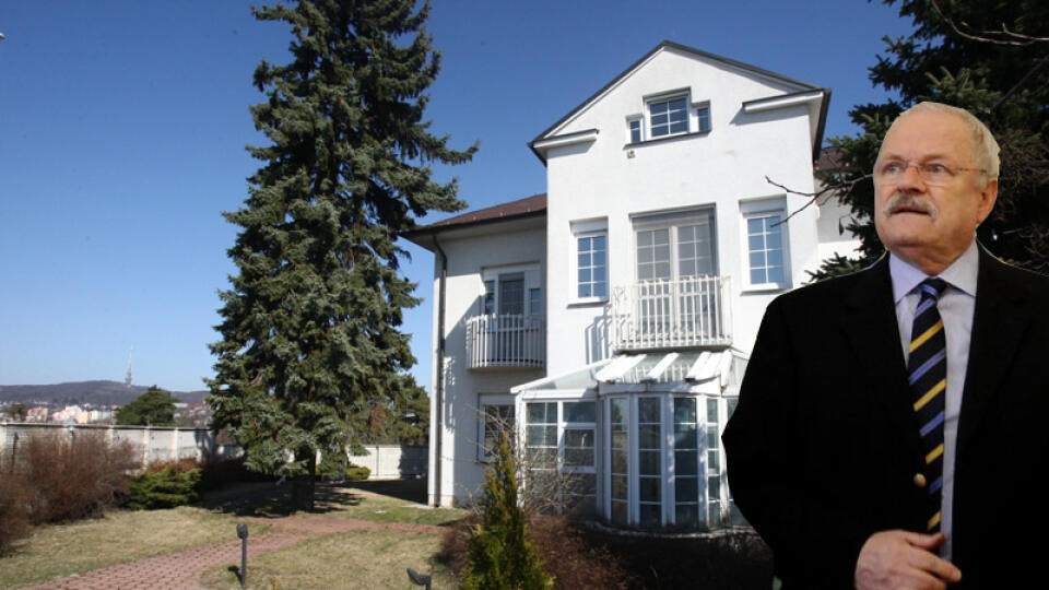 Schusterova vila: Stavba je
na exkluzívnom
43-árovom pozemku
s výhľadom na Slavín
i celú Bratislavu.