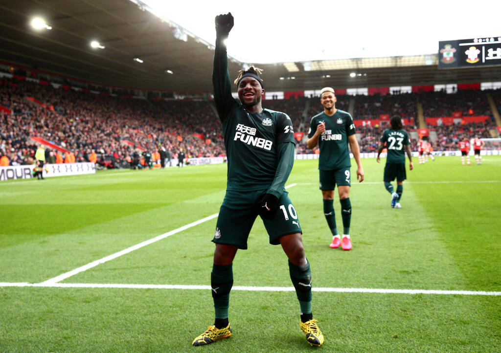 Anglický futbalový klub Newcastle United predĺžil zmluvu s Allanom Saintom-Maximinom.