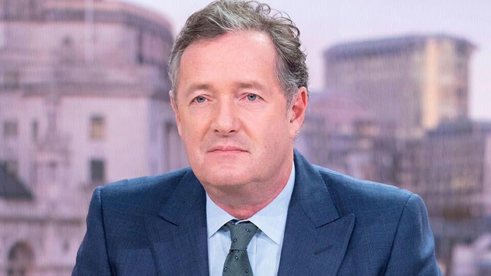 NEMUSÍ JU: Moderátor Piers Morgan je v Británii veľmi dobre známy. S Meghan mali príjemný kamarátsky vzťah, avšak po vstúpení do kráľovskej rodiny ho "zablokovala". To sa mu príliš nepozdáva a považuje to za zbytočný manier. 