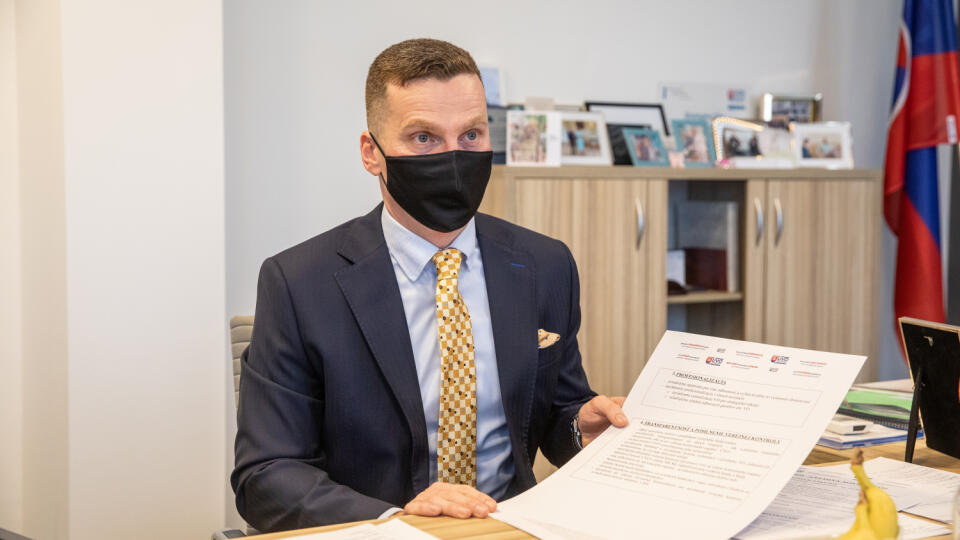 Na fotke je predseda ÚVO Miroslav Hlivák.