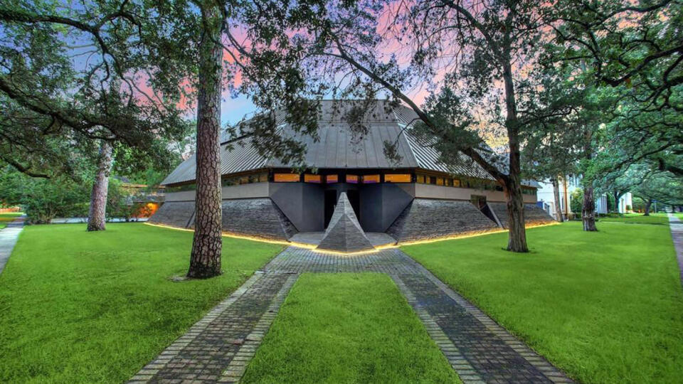 The "Darth Vader" house in Houston, Texas