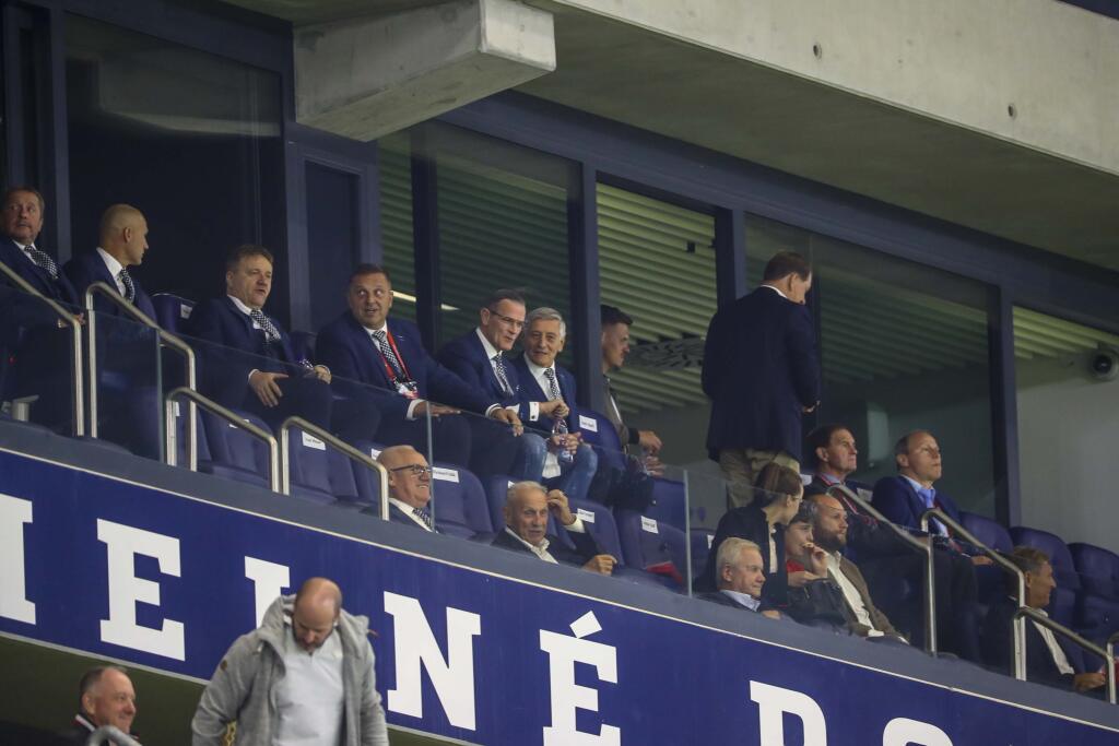 Vo VIP bol aj súčasný prezident SFZ Ján Kováčik a taktiež bývalý prezident František Laurinec.