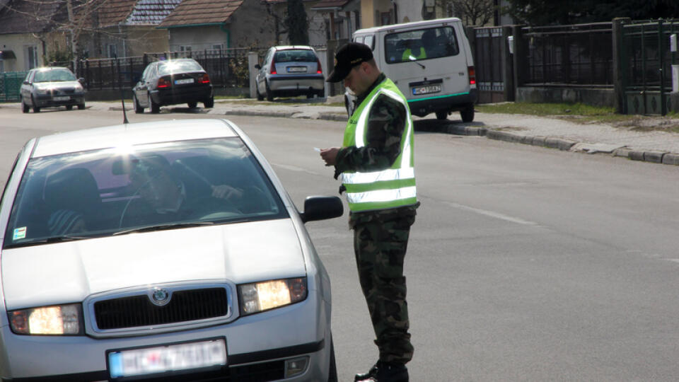 Vodiči si napriek hrozbe väzenia naďalej jazdia pod vplyvom alkoholu či omamných látok.