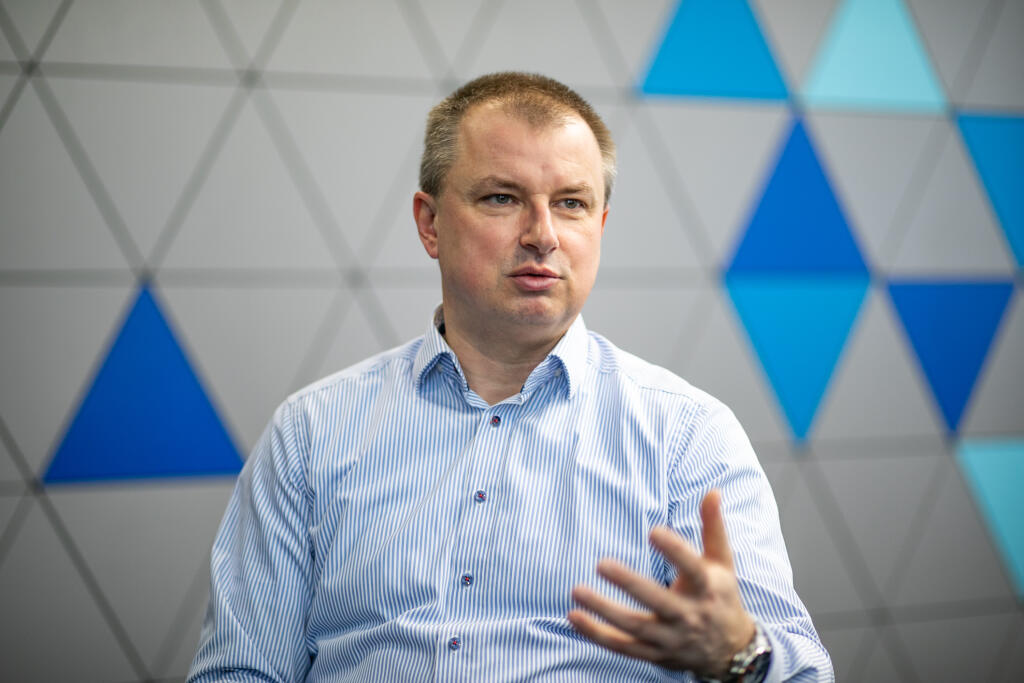 Na fotke je šéf spoločnosti Aliter Technologies Peter Dostál.