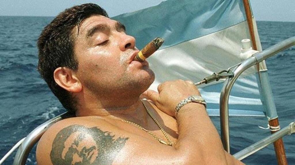 Maradona mal dlhé roky obrovské problémy s užívaním drog.