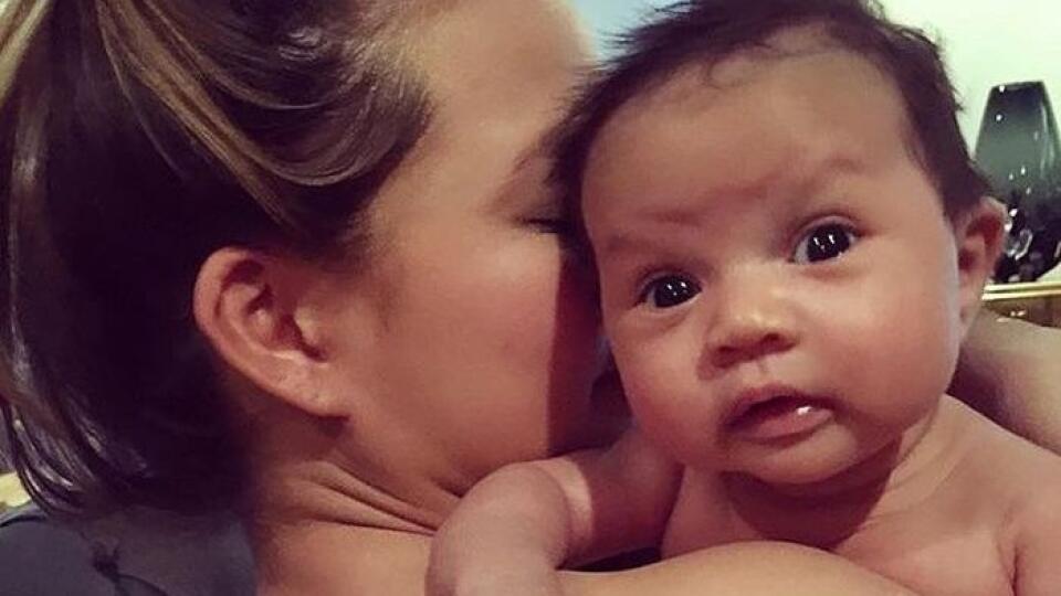 Chrissy Teigen so svojou dcérkou Lunou.