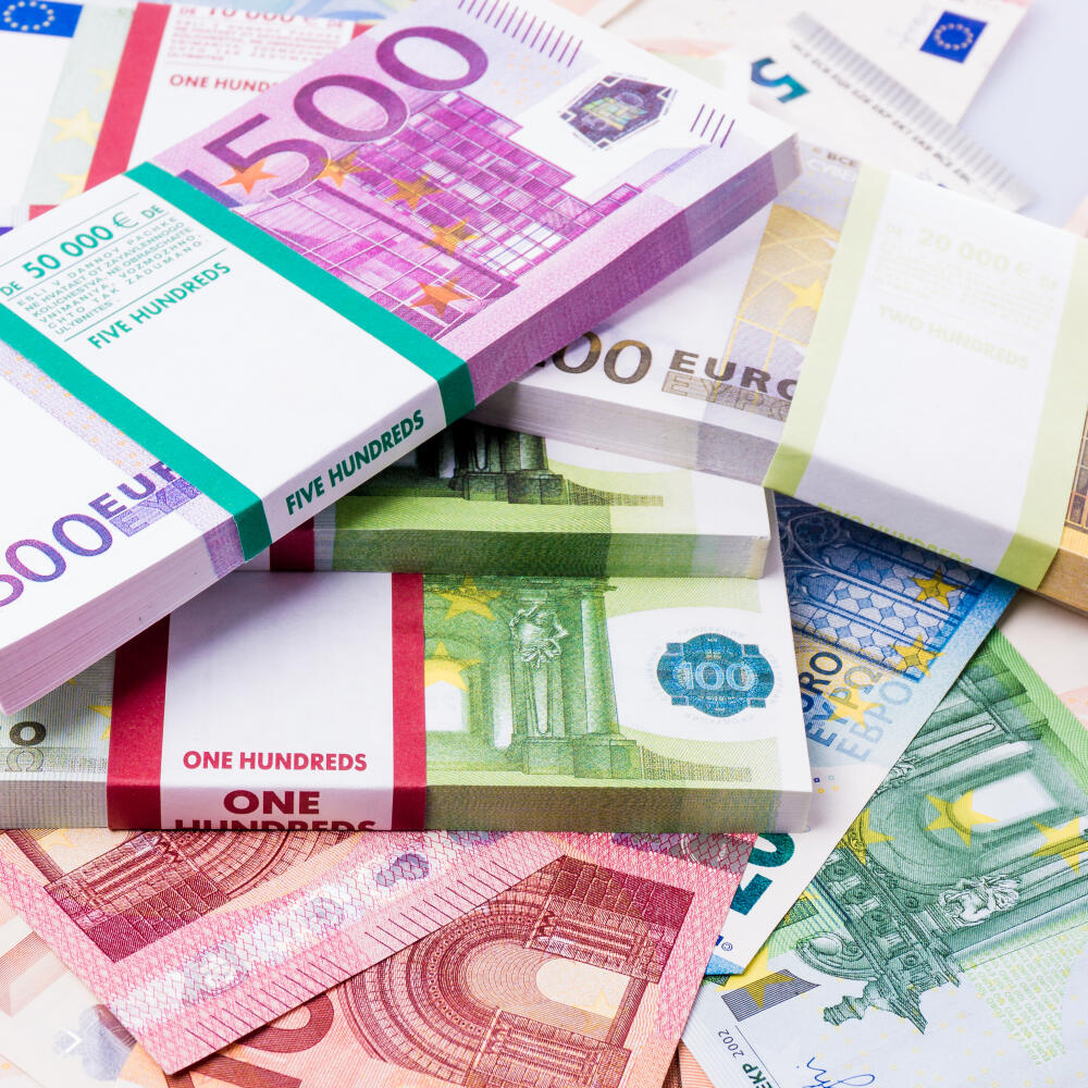 peniaze, eurá, euro