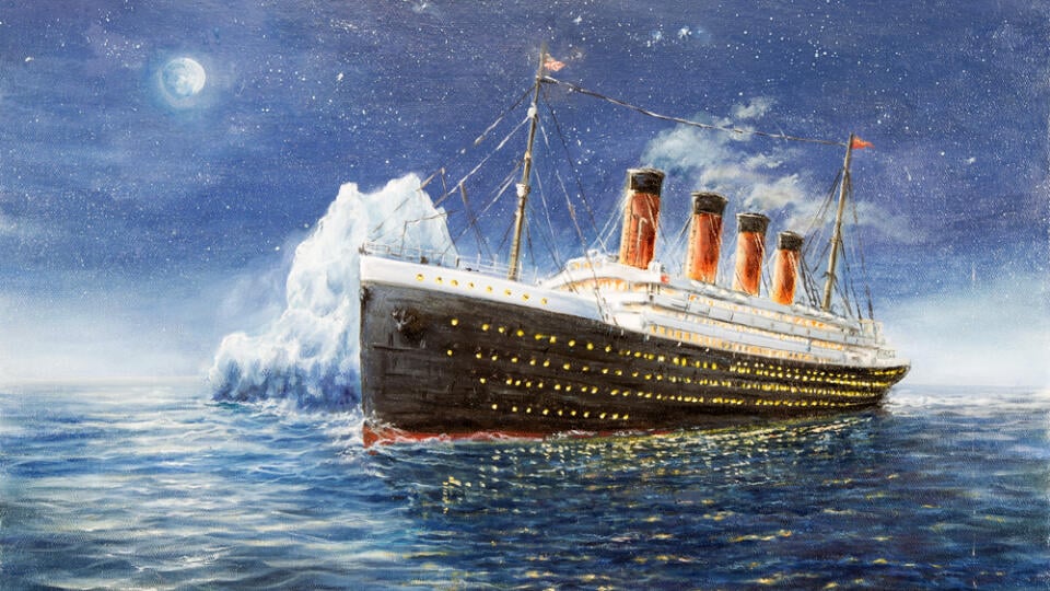 Original,Oil,Painting,Of,Titanic,And,Iceberg,In,Ocean,At