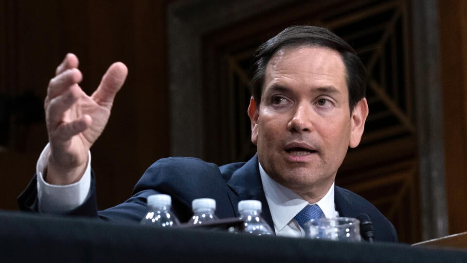 WA 26 Washington - Minister zahraničných vecí USA Marco Rubio gestikuluje na vypočutí pred členmi zahraničného výboru amerického Senátu vo Washingtone v utorok 20. mája 2025. FOTO TASR/AP
Secretary of State Marco Rubio testifies before the Senate Committee on Foreign Relations hearing to examine the President's proposed budget request for fiscal year 2026 for the Department of State on Capitol Hill in Washington, Tuesday, May 20, 2025. (AP Photo/Jose Luis Magana)