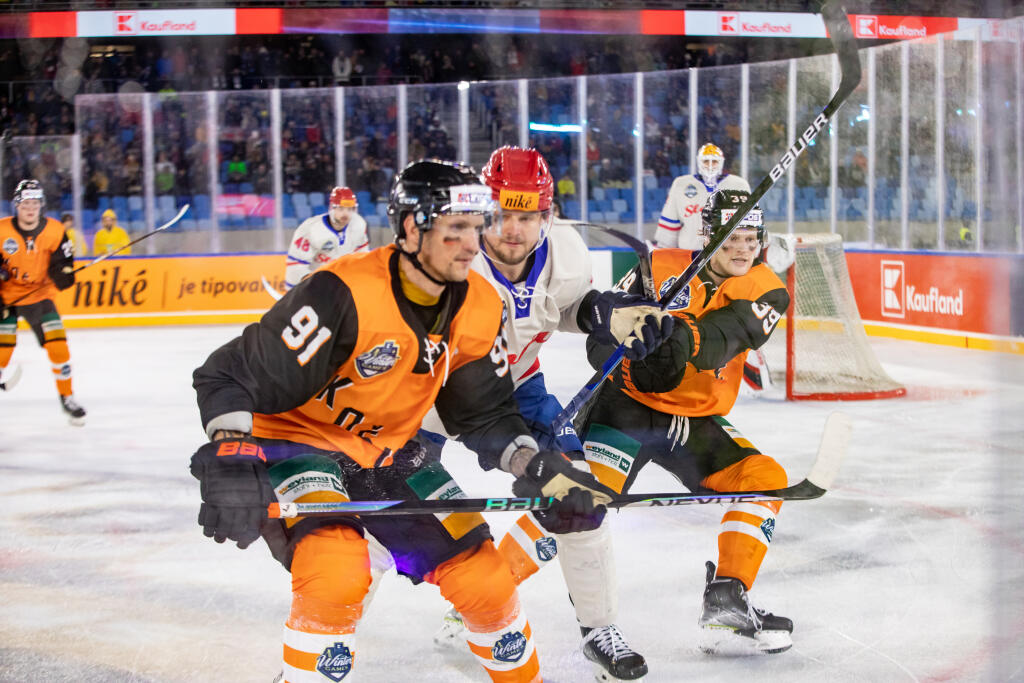 Hokejový zápas medzi HC Slovan a Košice (Winter games)